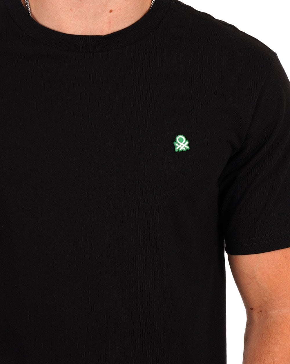 Benetton T-Shirt mit kleinem Logo in Schwarz