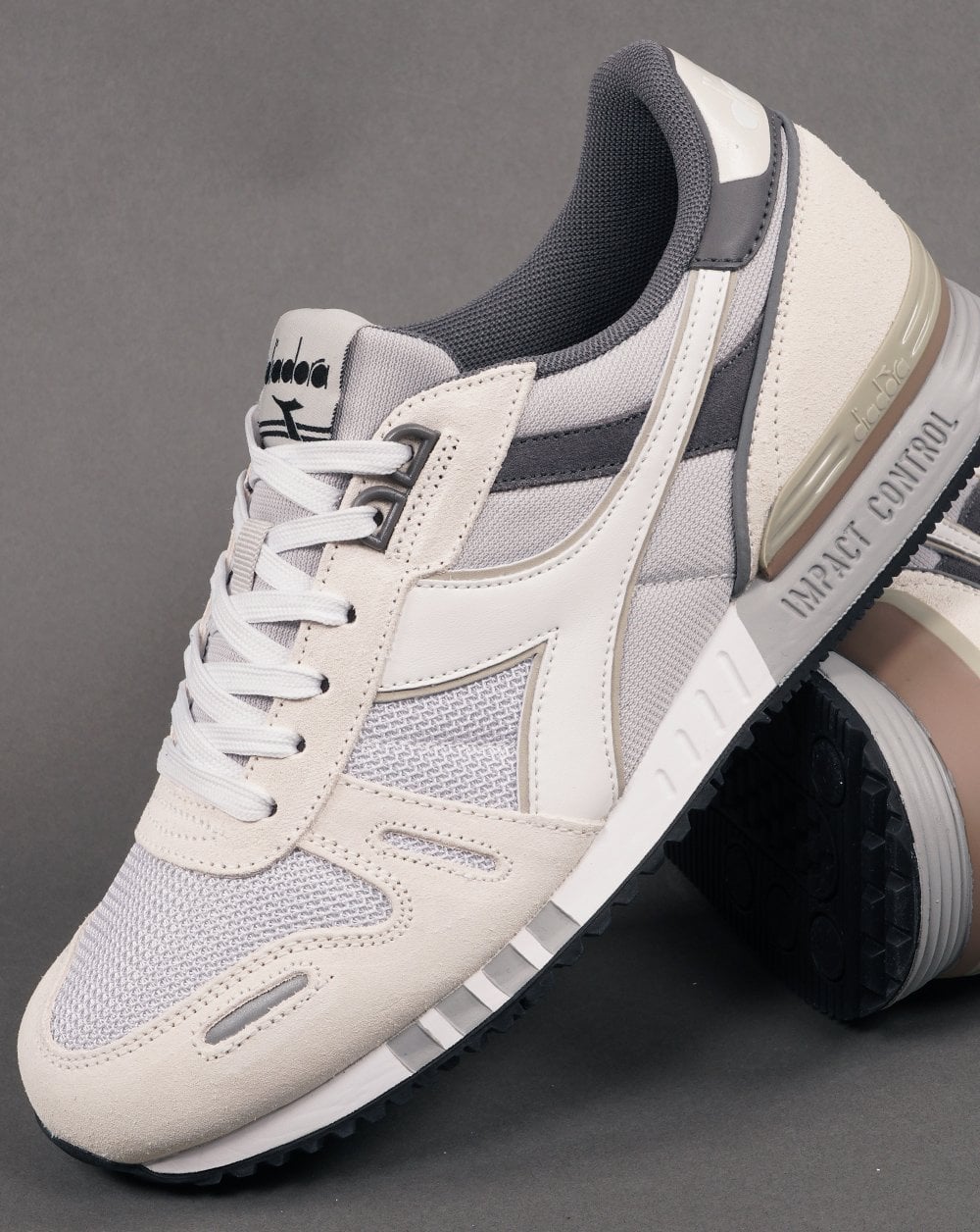 Diadora Titan Trainer Grau/Flüsterweiß