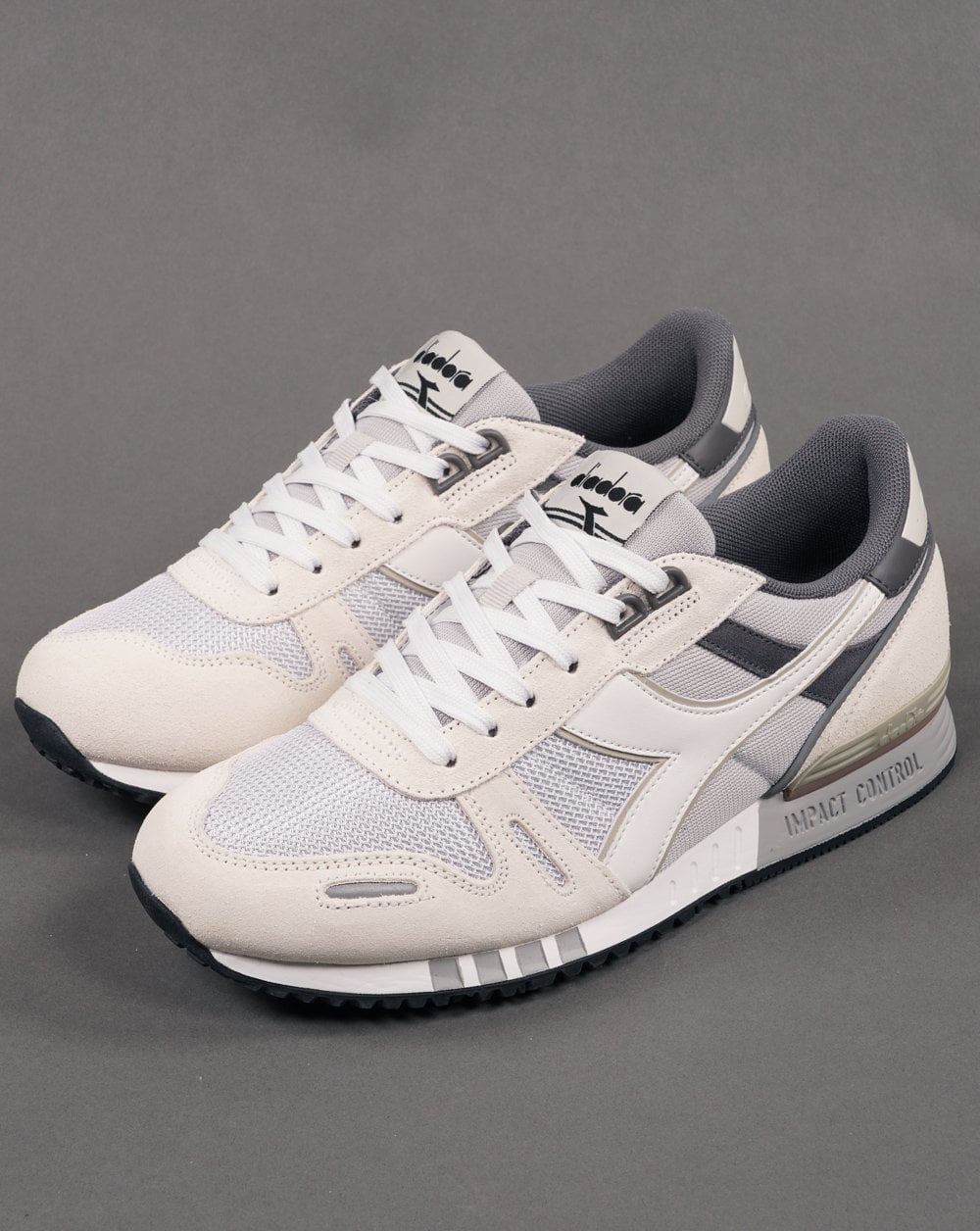 Diadora Titan Trainer Grau/Flüsterweiß