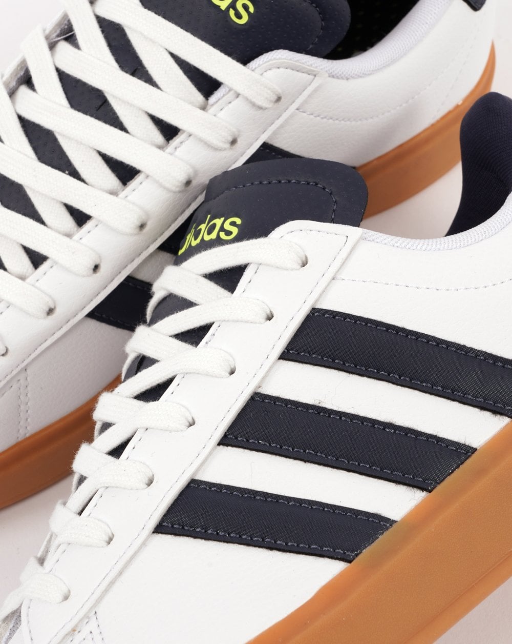 Adidas Grand Court 2.0 Turnschuhe Weiß/Marineblau/Gummi