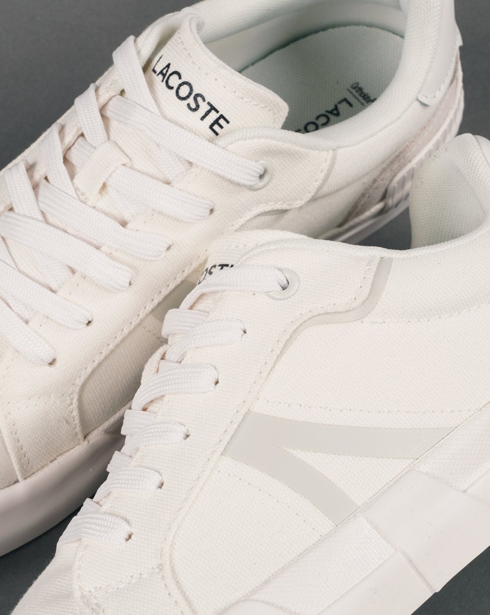 Lacoste L004 Canvas-Sneaker Weiß