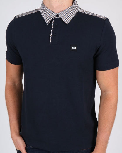 Weekend Offender – Poloshirt mit kariertem Kragen, Marineblau