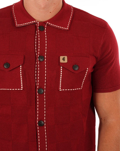 Gabicci Vintage-Poloshirt mit durchgehenden Knöpfen in Dunkelrot