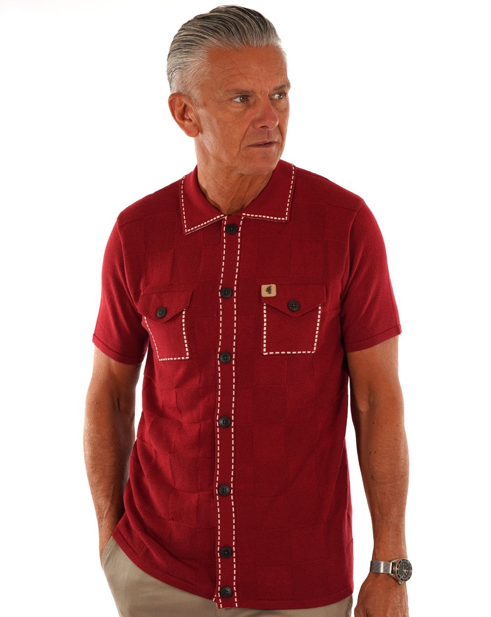 Gabicci Vintage-Poloshirt mit durchgehenden Knöpfen in Dunkelrot