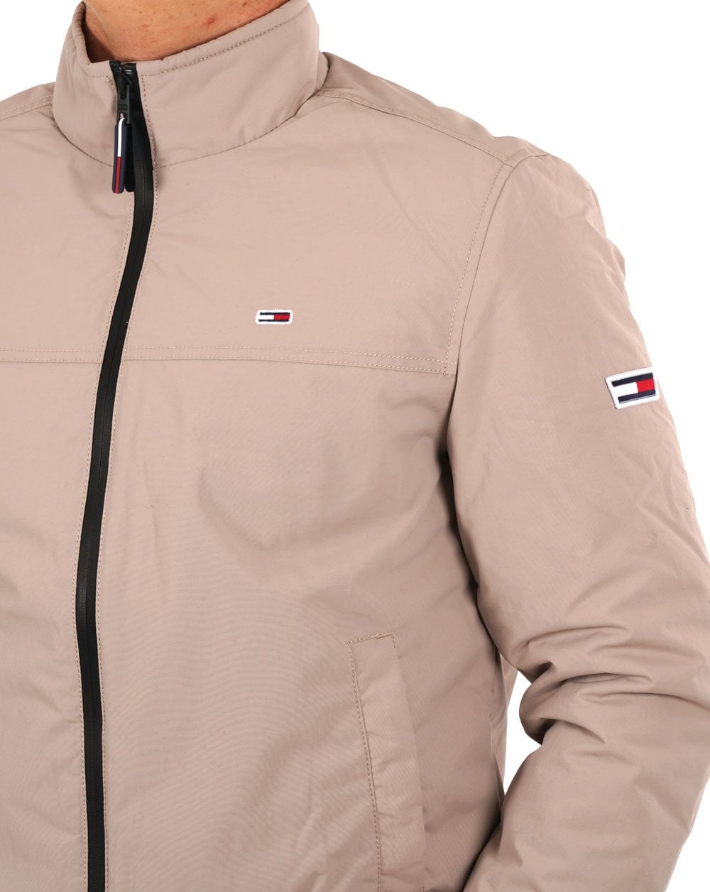Tommy Jeans – Wattierte Bomberjacke in Stein