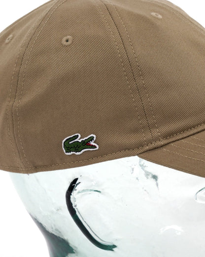Lacoste – Kappe aus Bio-Baumwolltwill, dunkler Sand
