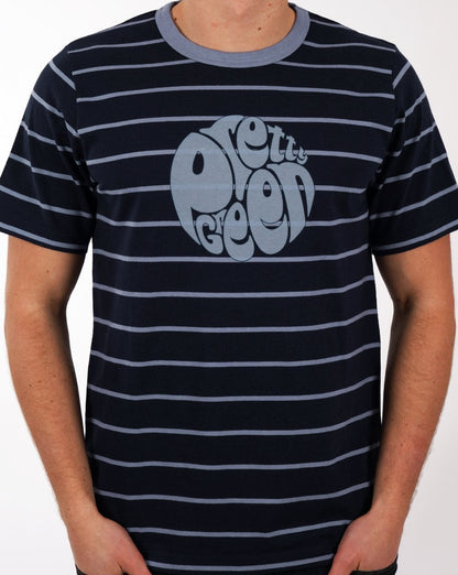 Pretty Green – Capella – T-Shirt mit Streifenlogo in Marineblau