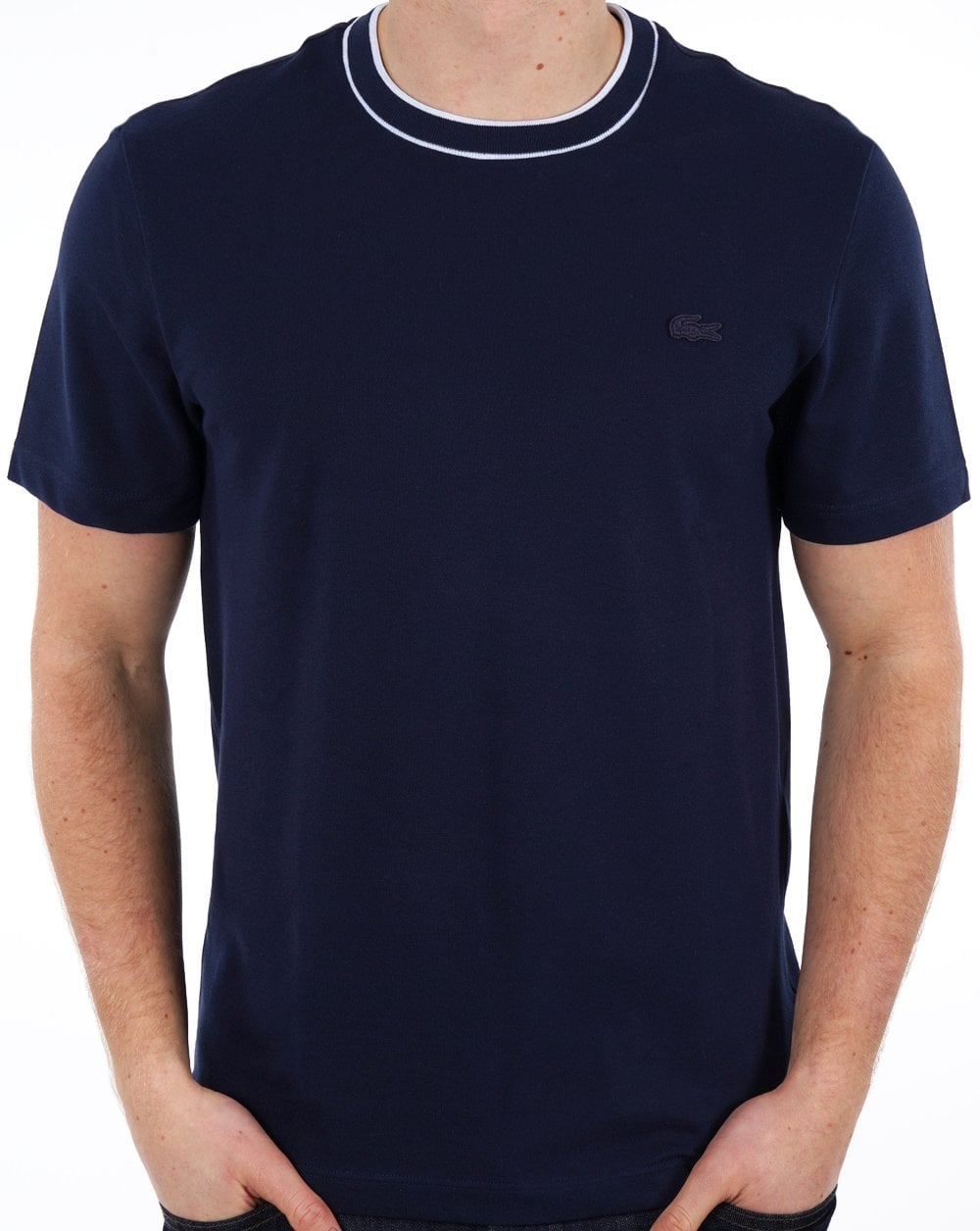 Lacoste – T-Shirt mit Stretch-Piqué und Streifenkragen in Marineblau
