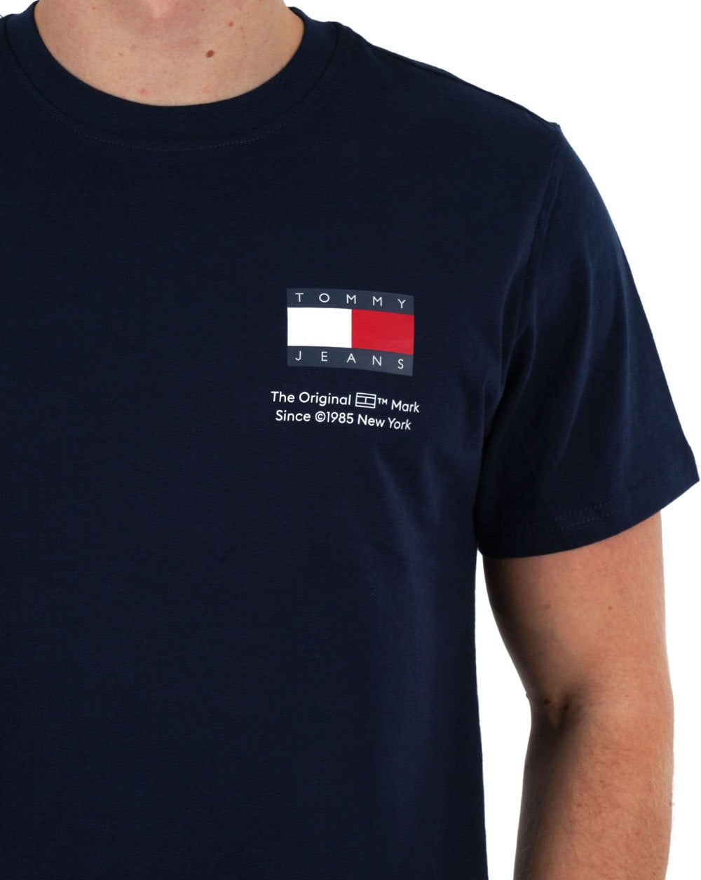 Tommy Jeans – Essential – T-Shirt mit Logo in Dunkelmarineblau