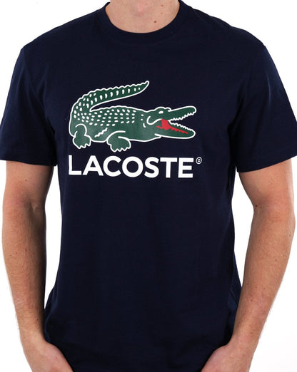 Lacoste – T-Shirt mit großem Signatur-Print in Marineblau