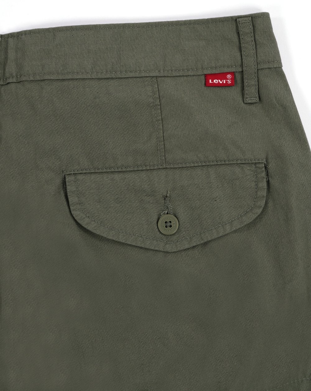 Levi's – Carrier Cargo-Shorts in Raucholiv