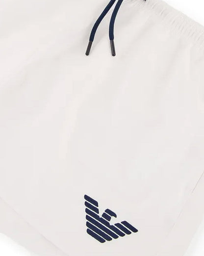 Emporio Armani – Badeshorts mit Adler-Motiv, Weiß/Marineblau