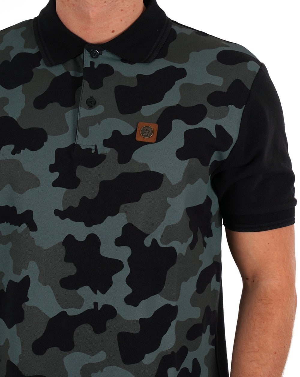 Trojan – Piqué-Poloshirt mit Camouflage-Einsatz in Schwarz