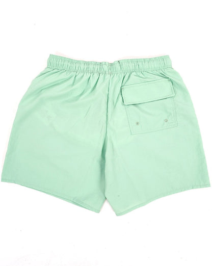Lyle &amp; Scott – Badeshorts mit Logo in Pastellgrün