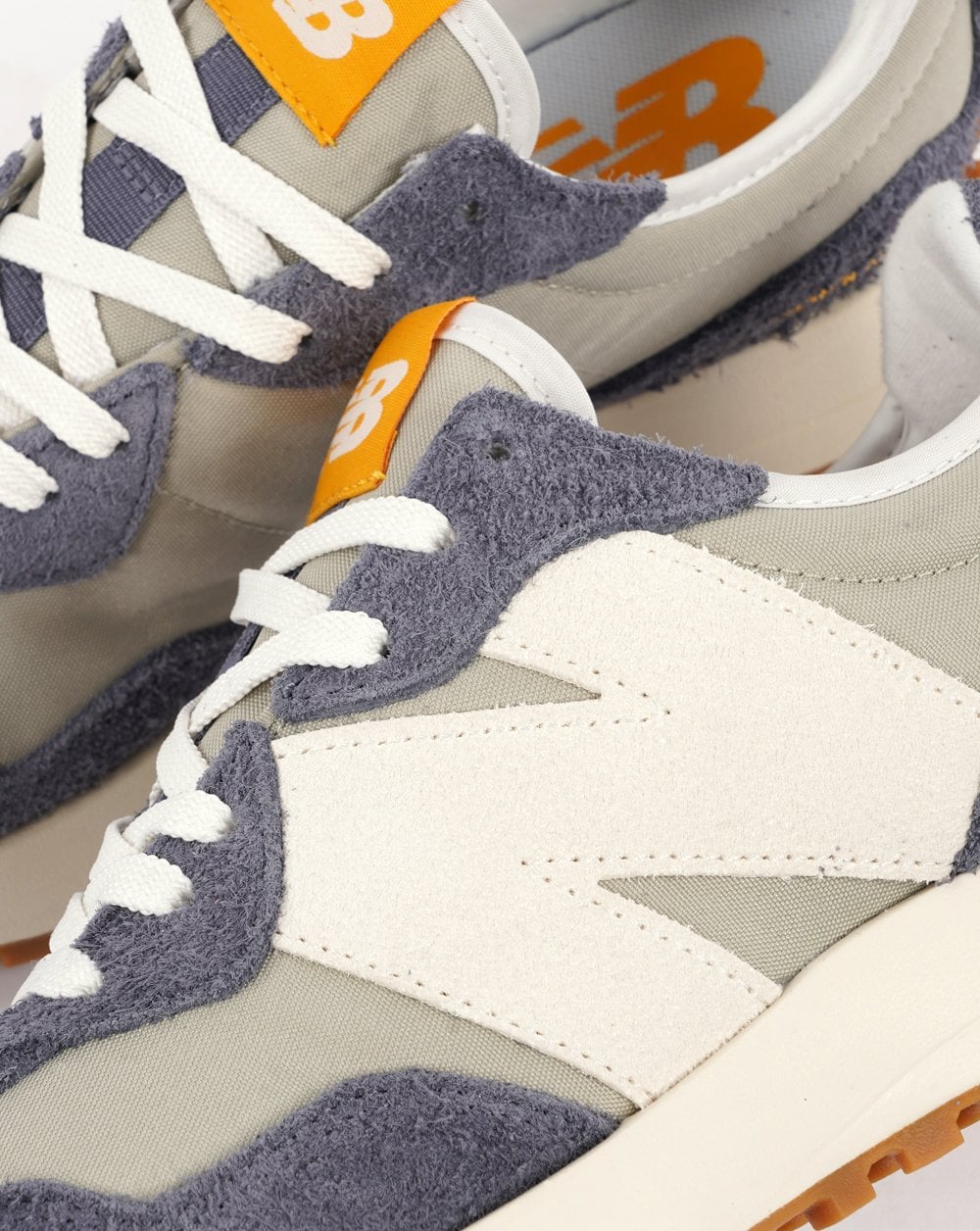 New Balance 327 Trainer Grau/Grau