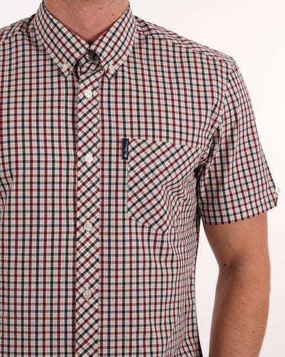 Ben Sherman – Kurzärmliges Hemd mit House-Check in Rot