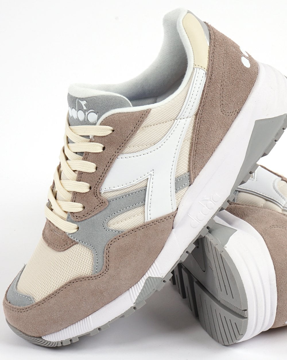Diadora N902 Trainer Kaffee/Creme