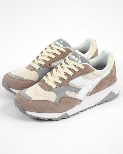 Diadora N902 Trainer Kaffee/Creme