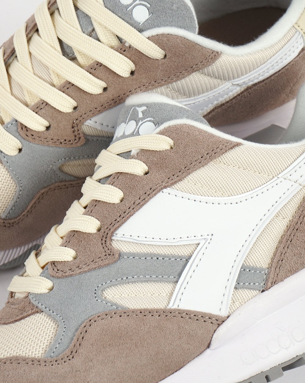 Diadora N902 Trainer Kaffee/Creme