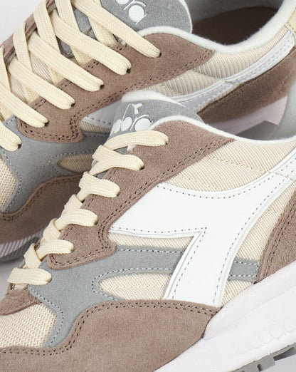 Diadora N902 Trainer Kaffee/Creme