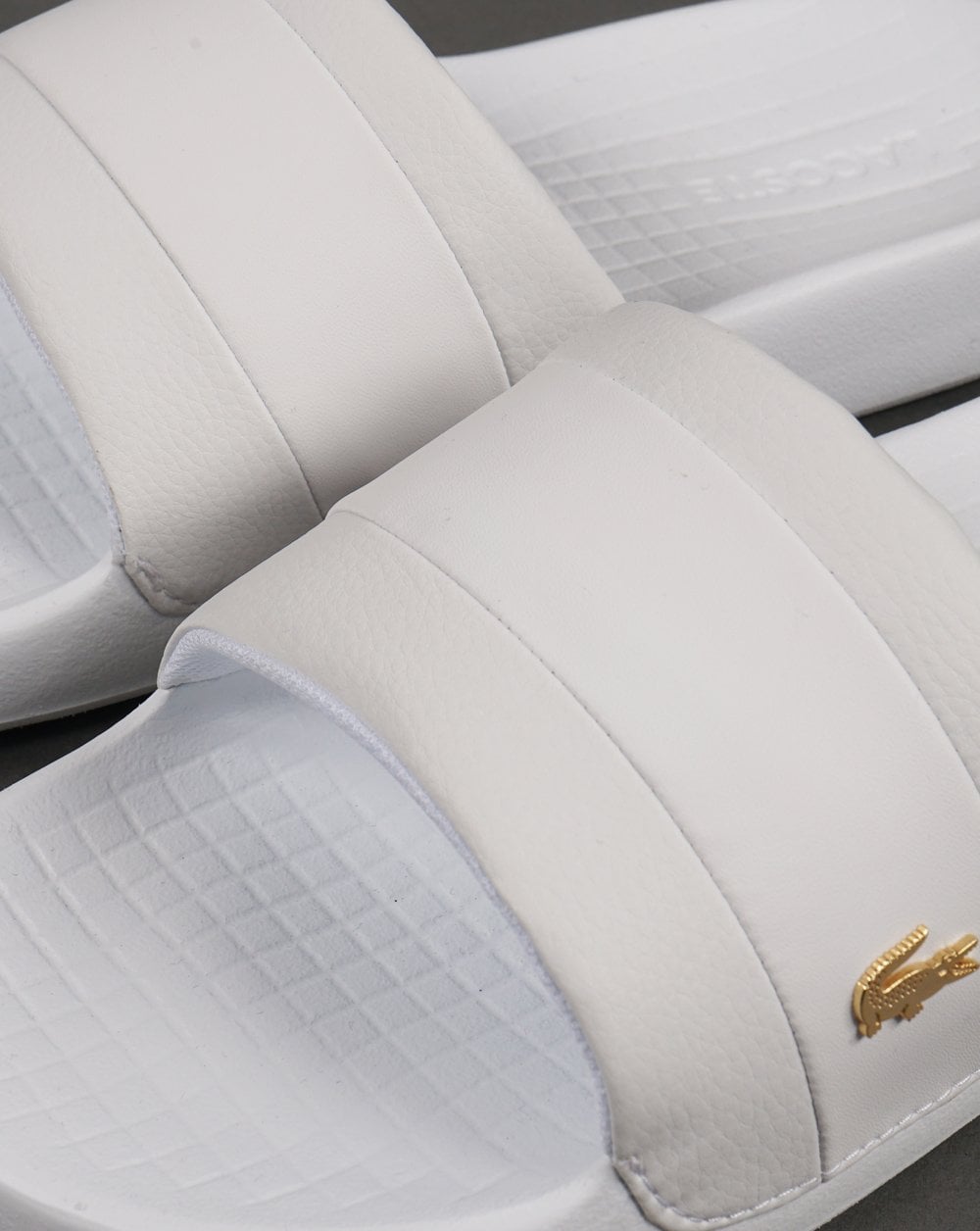 Lacoste Serve Hybrid Slide Weiß