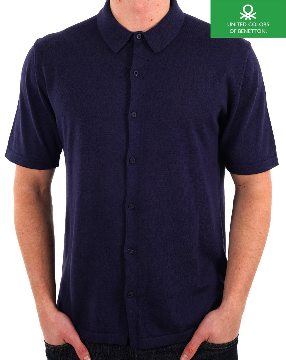 Benetton – Gestricktes Poloshirt mit durchgehender Knopfleiste in Marineblau