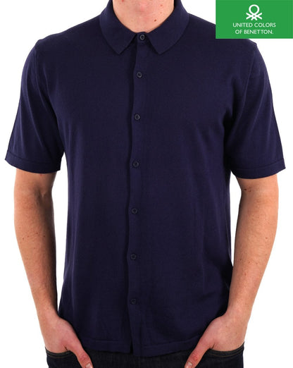 Benetton – Gestricktes Poloshirt mit durchgehender Knopfleiste in Marineblau
