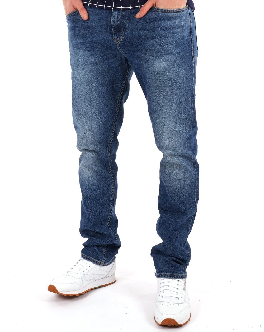 Tommy Jeans Ryan Regular Straight Jeans mit verblasstem Denim-Muster in Dunkelblau