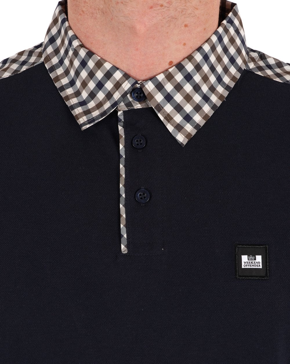 Weekend Offender – Poloshirt mit kariertem Kragen, Marineblau