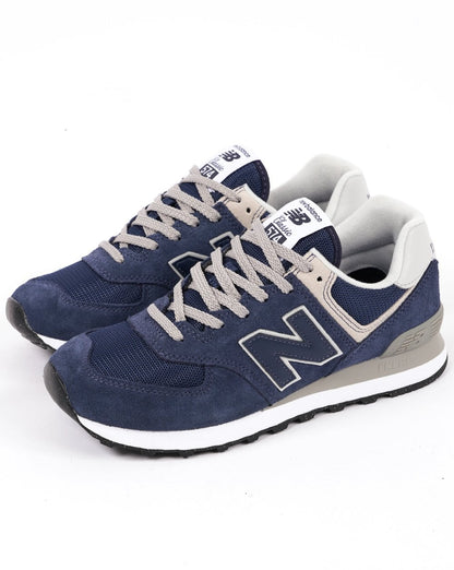 New Balance 574 Classic Trainer Marineblau / Grau