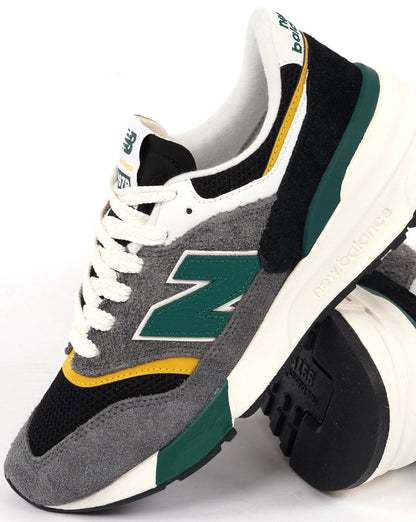 New Balance 997R Trainer Schwarz/Grau