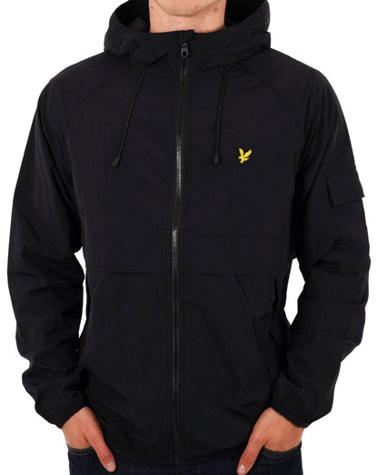 Lyle &amp; Scott – Windjacke mit Kapuze in Schwarz