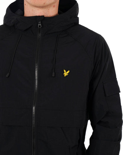 Lyle &amp; Scott – Windjacke mit Kapuze in Schwarz