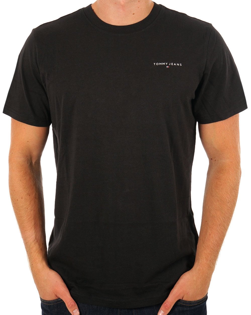 Tommy Jeans – T-Shirt mit linearem Logo in Schwarz