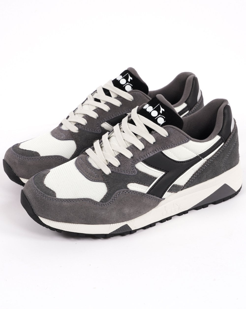 Diadora N902 Sneaker Grau/Off-White/Schwarz
