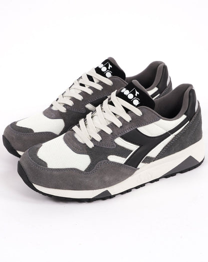 Diadora N902 Sneaker Grau/Off-White/Schwarz