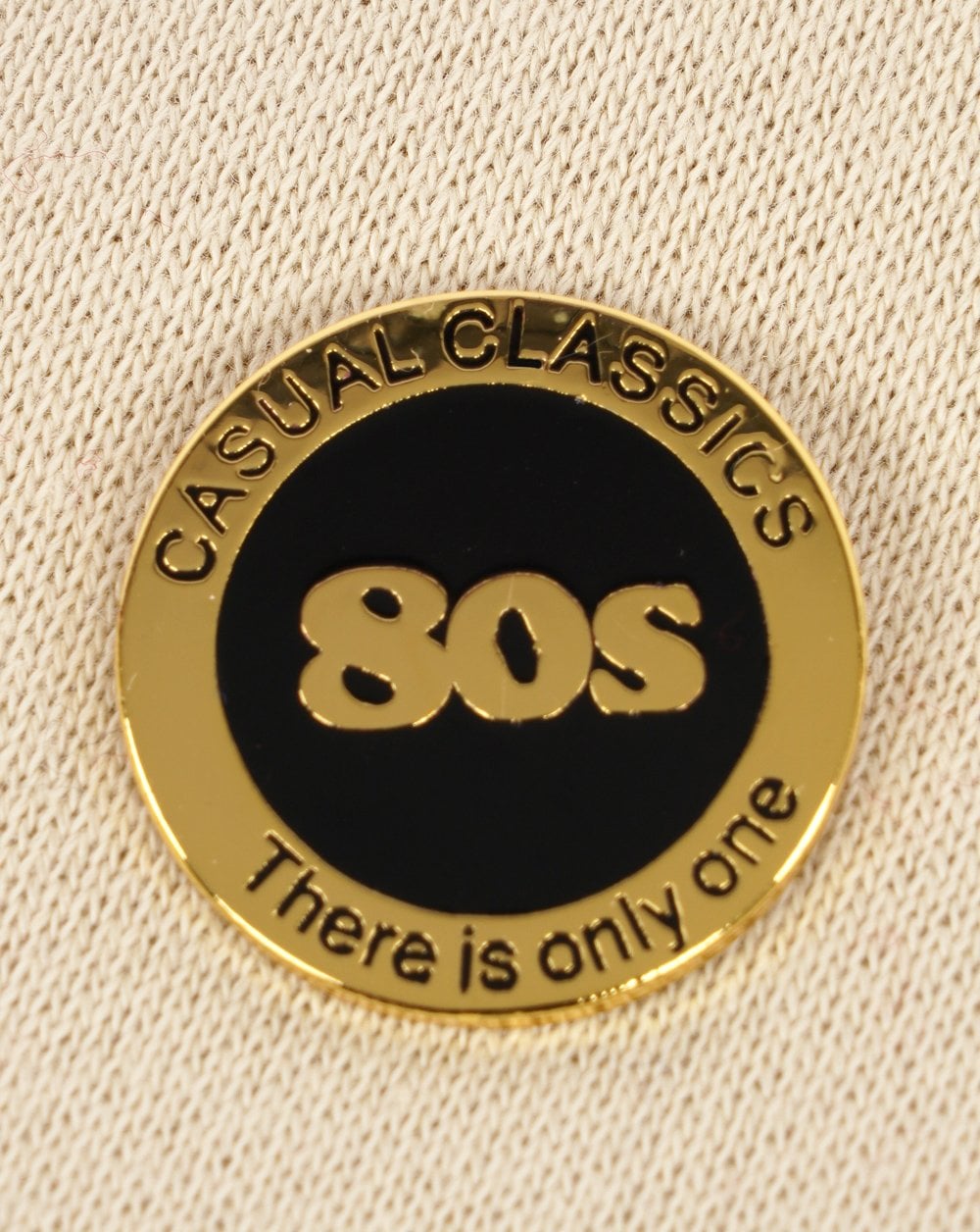 80er Casual Classics Elite Pin Anstecker Schwarz/Gold