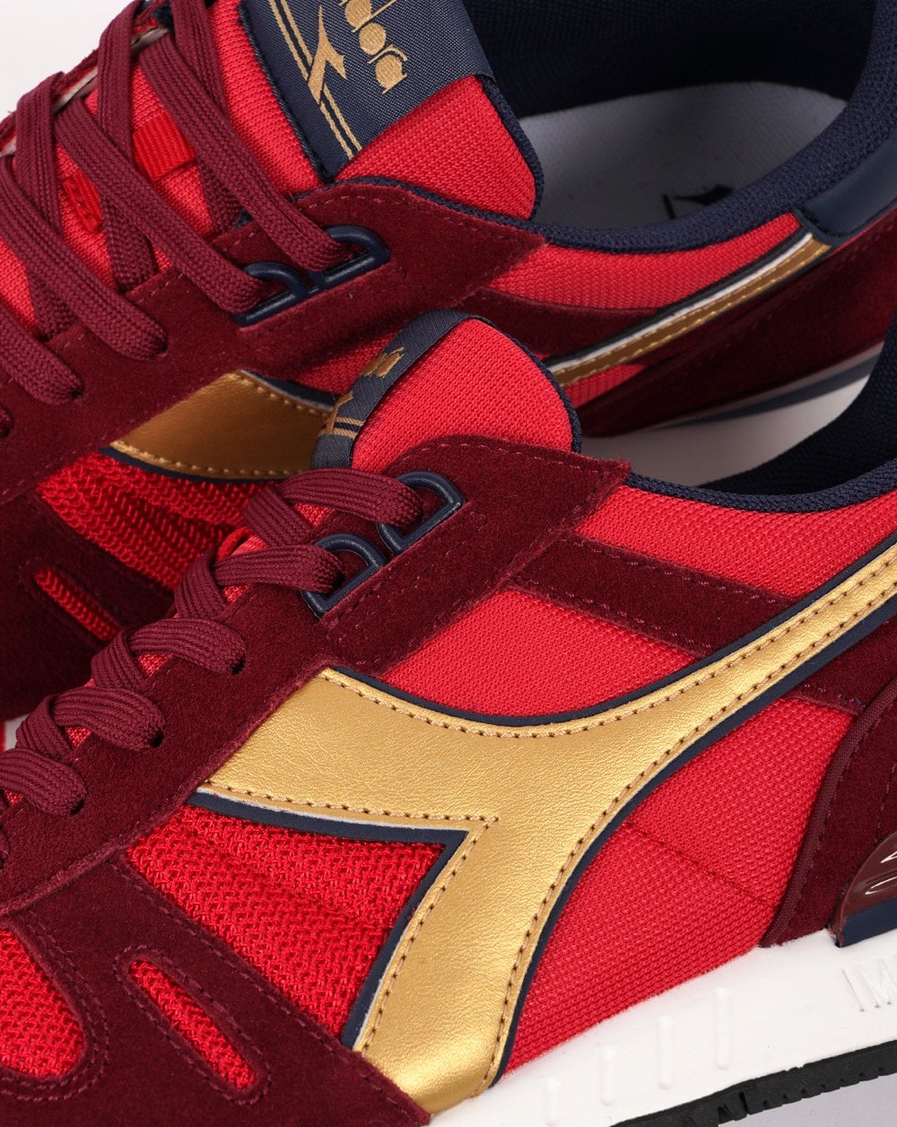 Diadora Titan Seb Trainer Rot Marine Gold