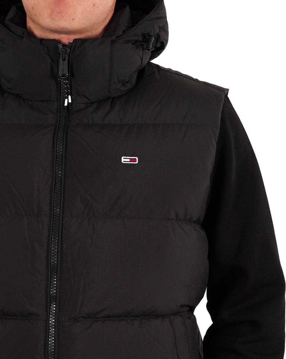 Tommy Jeans – Daunenweste mit Kapuze in Schwarz