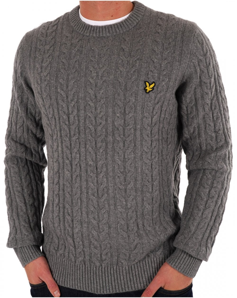 Lyle &amp; Scott – Rundhalspullover mit Zopfmuster in Mittelgrau meliert