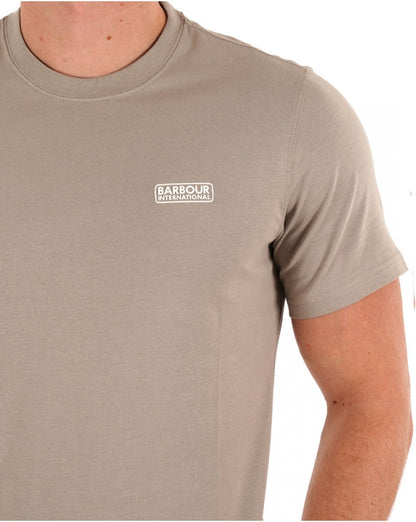 Barbour International T-Shirt mit kleinem Logo Beton
