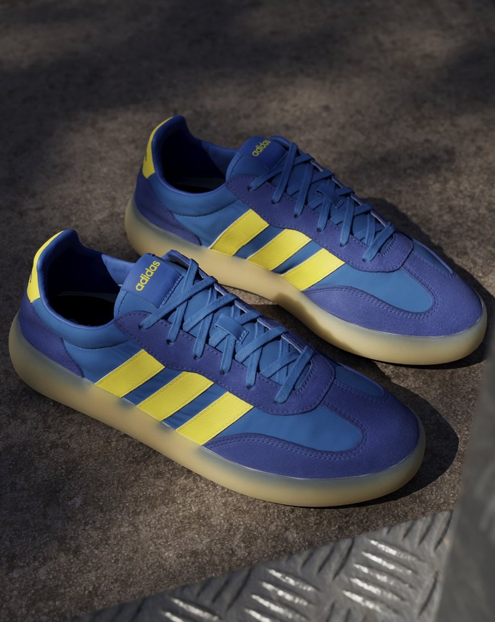 Adidas Barreda Sneaker in Königsgelb mit Eissohle