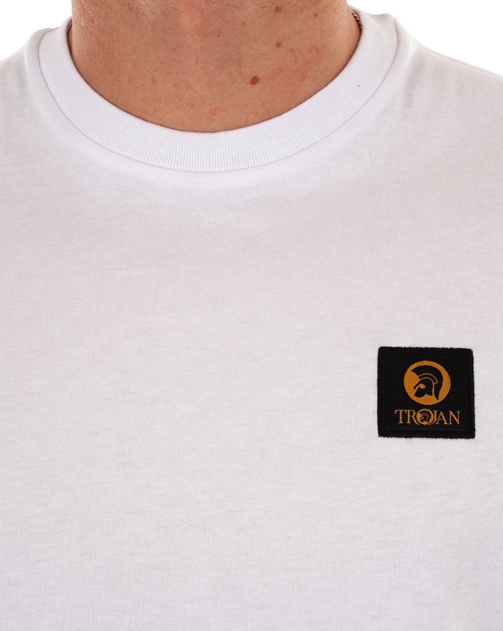 Trojan – Weißes, schlichtes T-Shirt mit Aufnäher