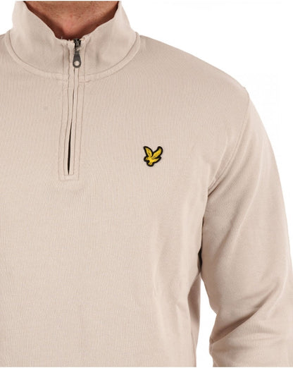 Lyle &amp; Scott – Sweatshirt mit 1/4-Reißverschluss in Stein