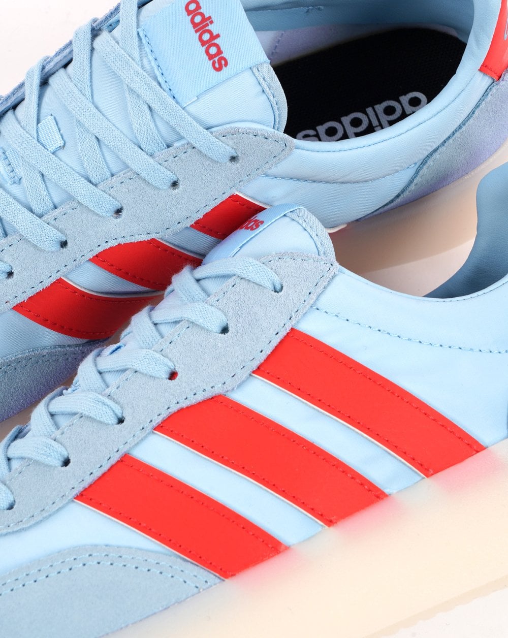 Adidas Barreda Sneaker – Himmelrote Eissohle