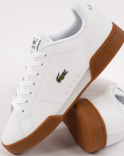 Lacoste – Carnaby Cup – Leder-Sneaker in Weiß/Gummi