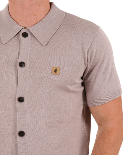 Gabicci Vintage Poloshirt aus Strick mit durchgehenden Knöpfen, Pilzmuster
