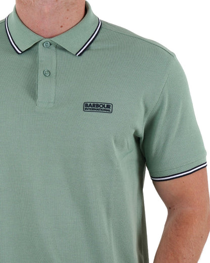 Barbour International – Poloshirt „Evan Tipped“ in Granitgrün