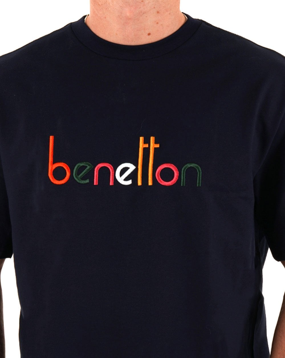 Benetton – T-Shirt mit gesticktem Logo, Marineblau/Mehrfarbig