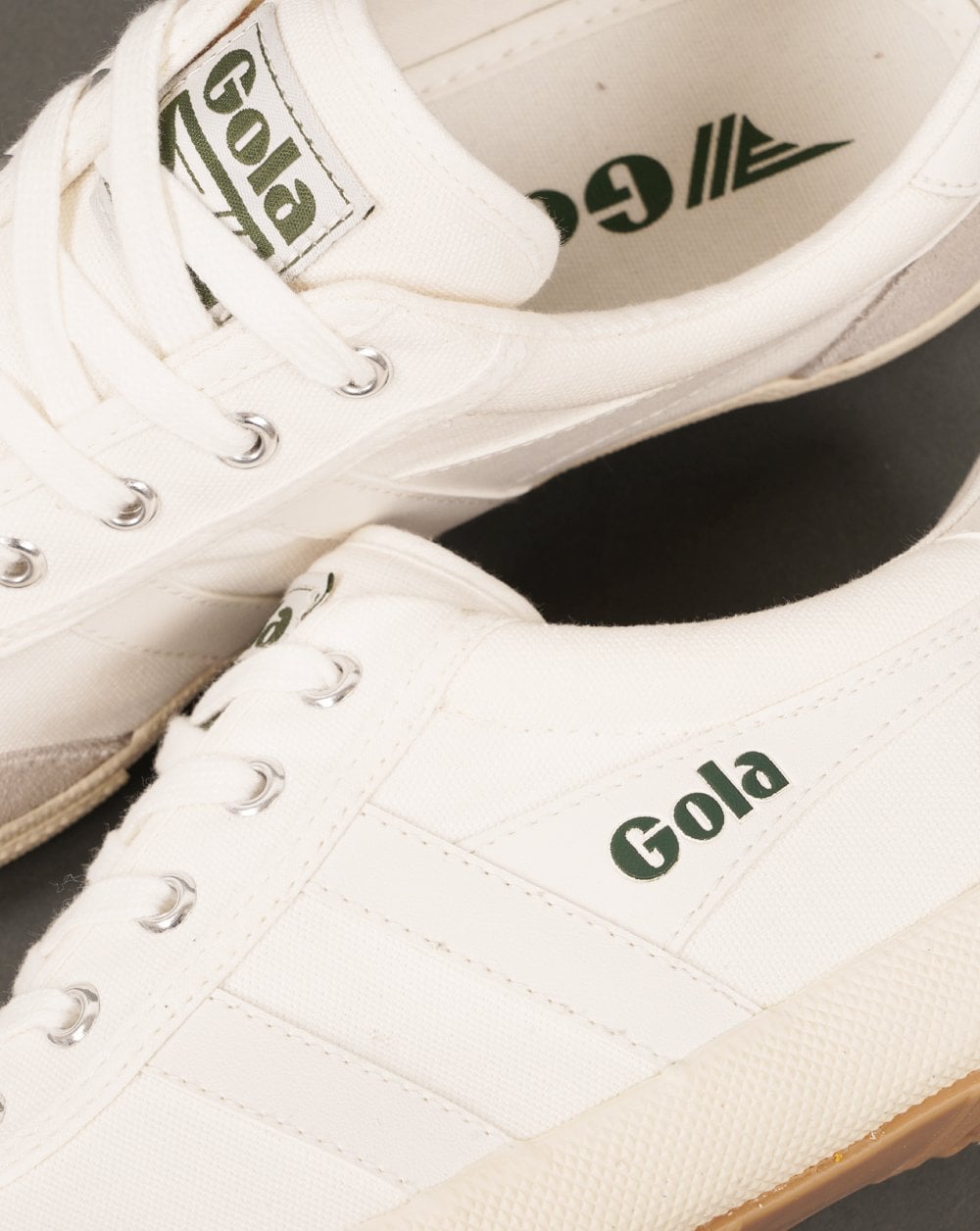 Gola – Badminton-Plimsoll-Sneakers Off-White/Evergreen
